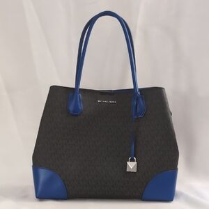 Michael Kors Mercer Corner Bag